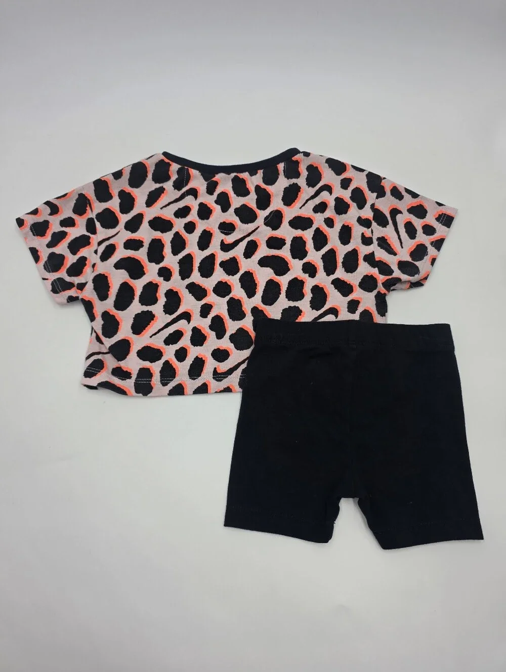 Nike baby girl boxy tee and shorts set size 18 months - Picture 3 of 3
